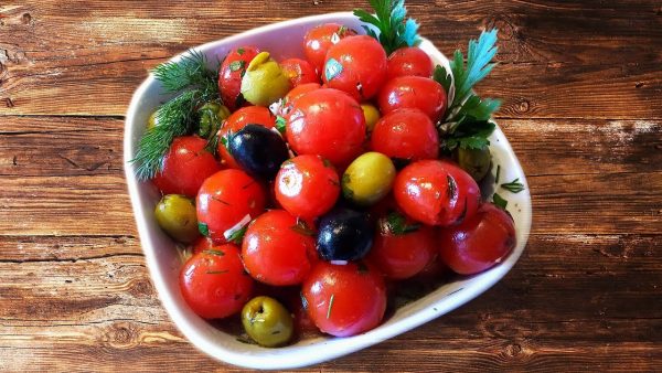 Что делать с подпорченными помидорами, или Как сохранить томаты свежими  надолго?